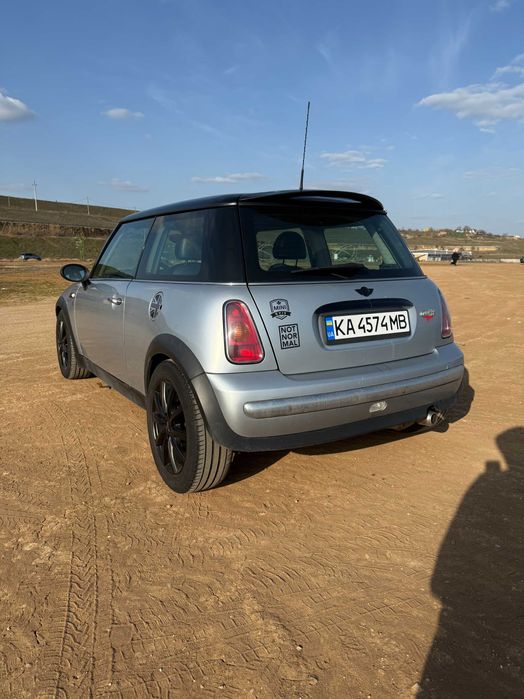 Mini Cooper R50 (2001 / 1.6)