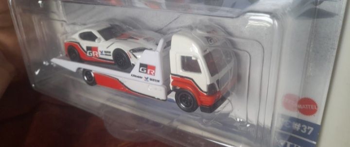Team transporter 21 toyota GR Supra Hot Wheels