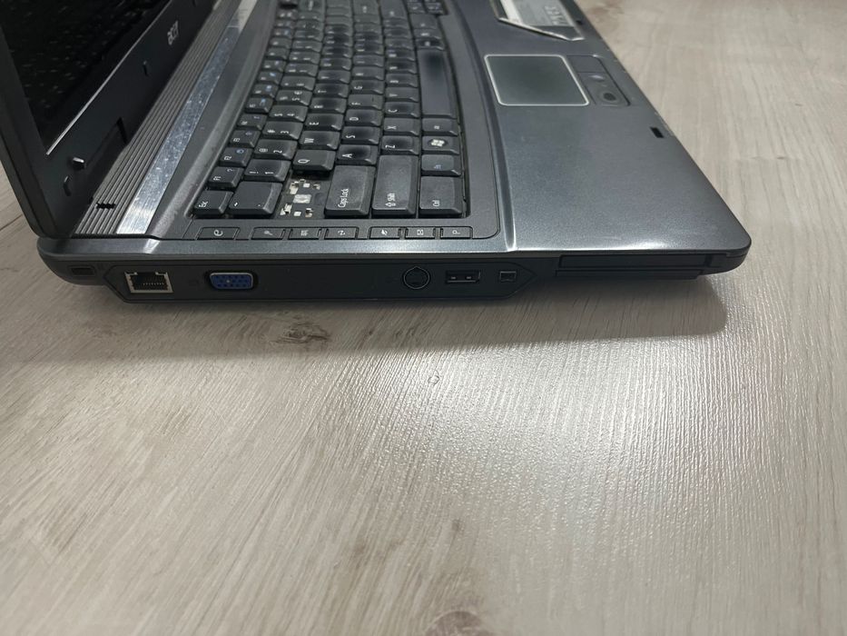 Uszkodzony laptop acer