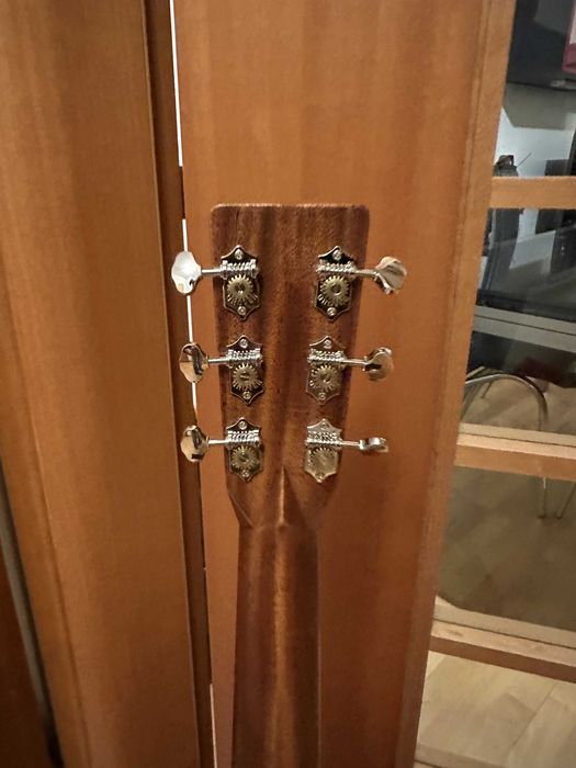 Martin D-28 Satin Nova