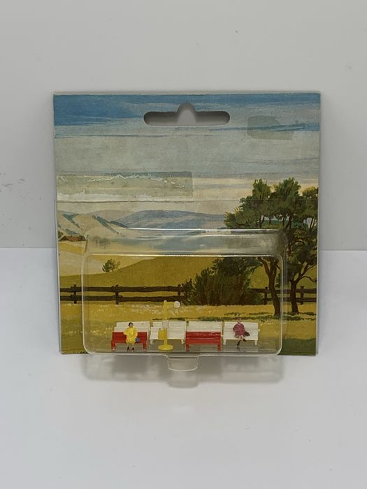 Bancos e Figuras Noch escala N 1:160