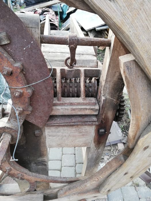 Sieczkarnia na pas tramsmisyiny i na kolbę w