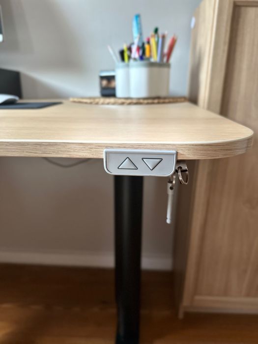 Secretaria Electrica Ikea Bekant (trabalha sentado/em pé)