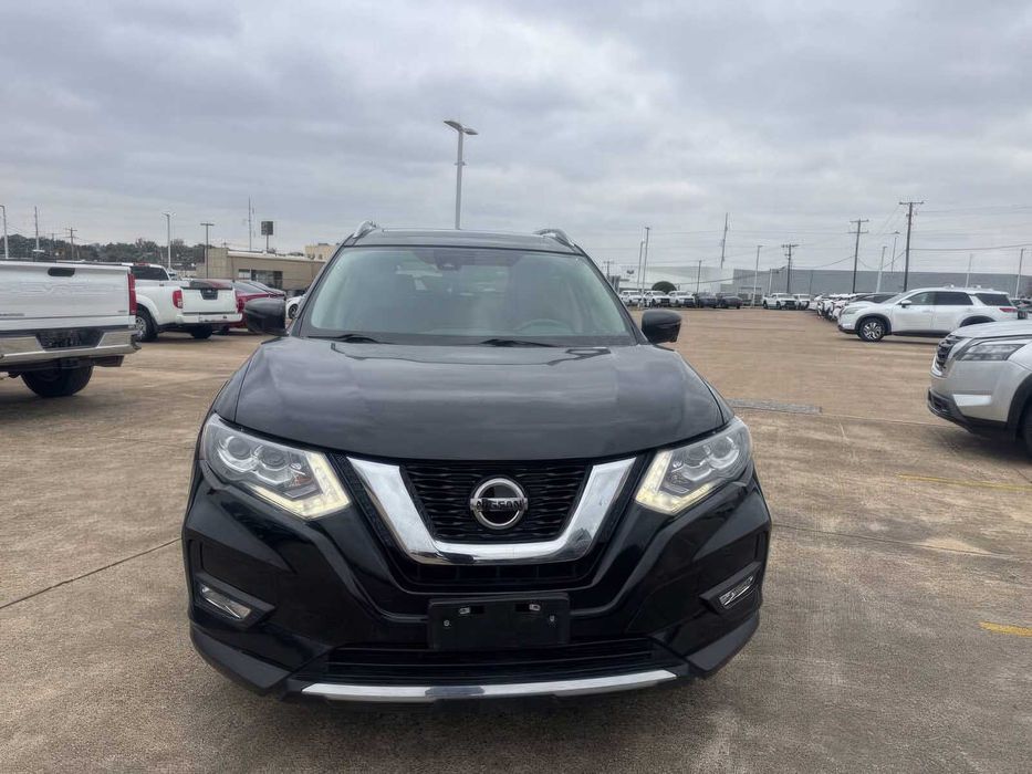 Nissan Rogue SL      2018
