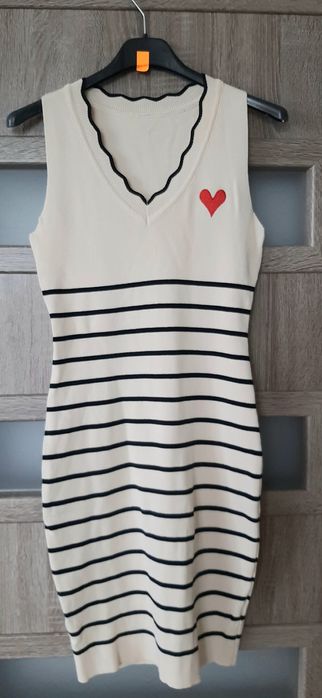 Sliczna sukienka prązkowana dzianina w paski ,roz.s/m