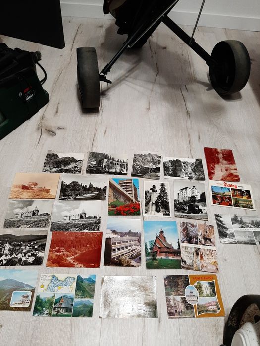 Zestaw starych pocztówek z miejscami w górach.