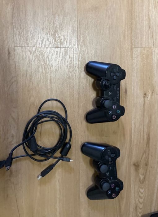 Playstation 3, incluindo 3 jogos, e comandos