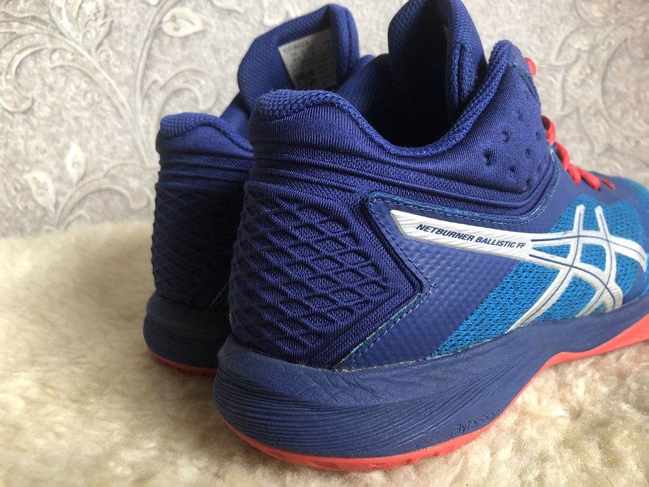 Asics Gel Netburner Balistic волейбол теніс 41,5 41 40,5 40 26 25,5