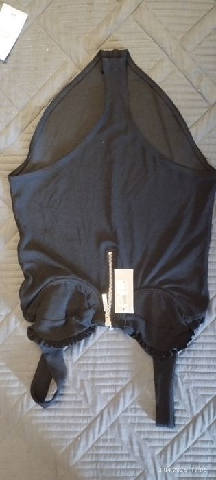 Czarne body na ramiączkach