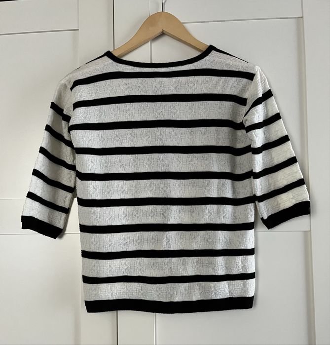 Sweterek kardigan w paski czarno biały na haftkę S