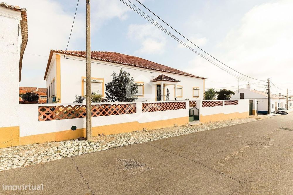 Moradia Unifamiliar Térrea T7 em lote de 1848m2| Vila Nova da Baronia