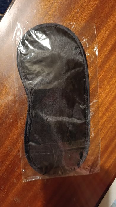 Черная маска для сна