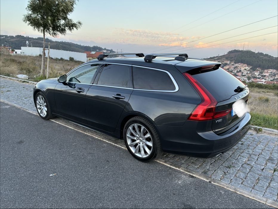 Volvo V90 2.0 D4 Momentum Plus (190 cv) – 11/2019 – 85.000 km