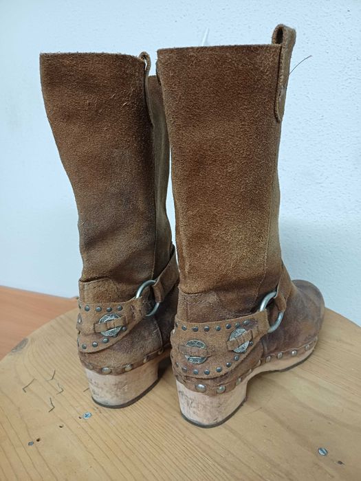 Botas de Cano Alto da Marca Xuz, como novas