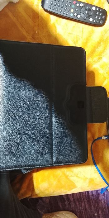 Vendo tablet Samsung com teclado em  bom estado funciona perfeitamente