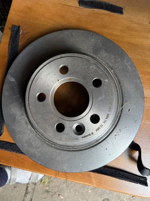 Продам диски тормозные задние вольво в 70