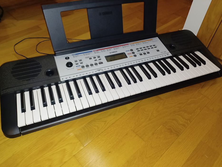 Teclado Yamaha YPT-260 - Como novo
