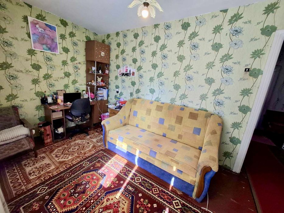 Продам 2 -к кв в кирпиче с отличной локацией по пр Слобожанскому район Загса