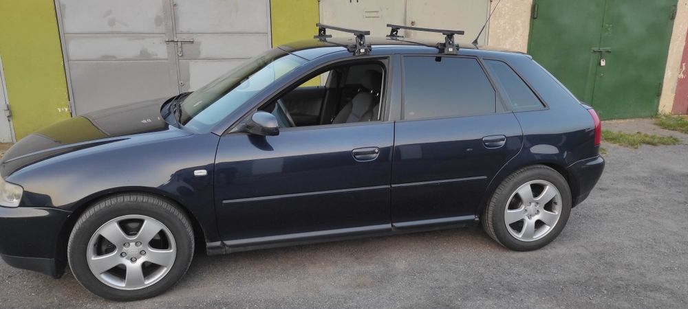 Relingi, uniwersalny bagażnik dachowy Amos, Audi a3