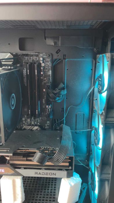 Komputer 7700XT AMD 5 7600 32gb ram