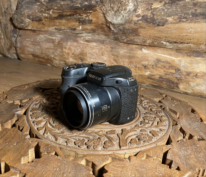 Aparat fotograficzny Fujifilm cyfrowy FinePix S1800 digital camera