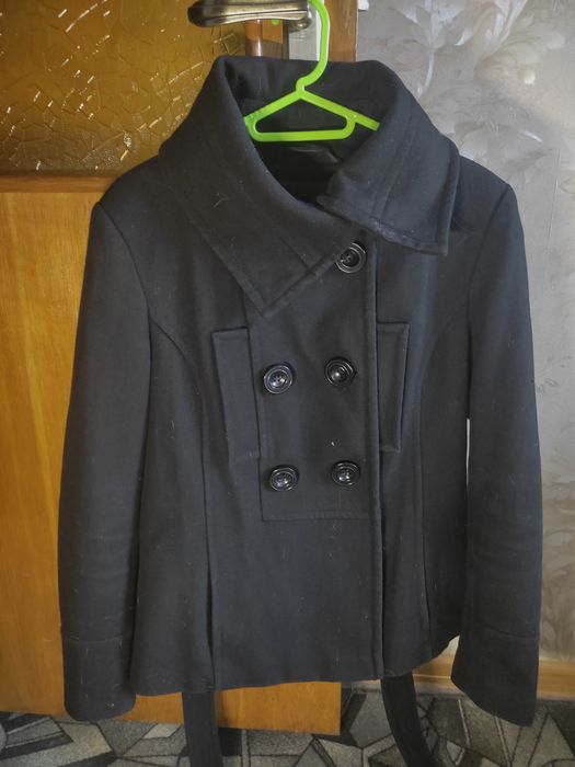 Осіннє/весняне пальто від Zara Basic