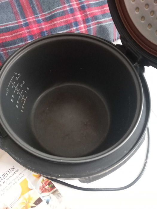 Продаю Б/У мультиварку