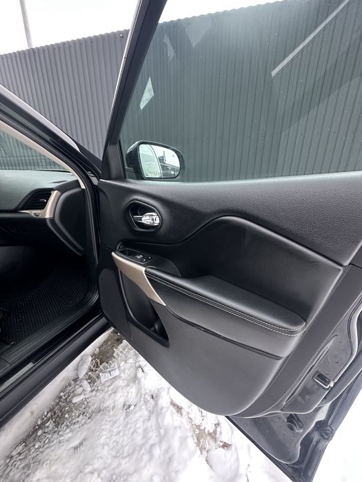 Продам Джип Черокі 2017р 4х4