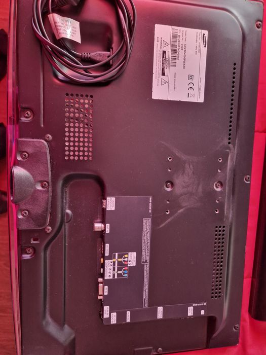 Tv Samsung avariada para peças.