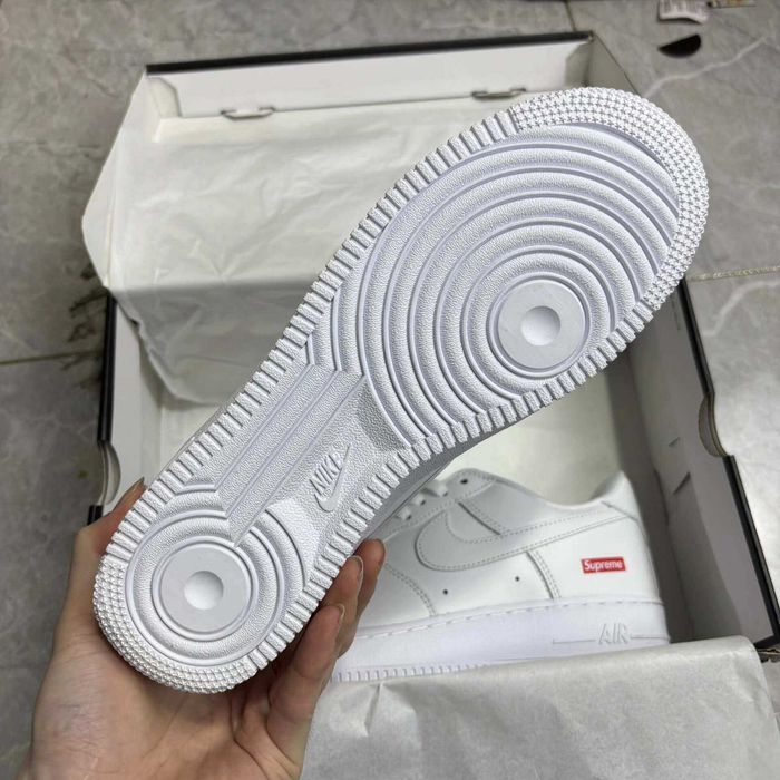 Nike Air Force 1 Low '07 Supreme Biały  R.40