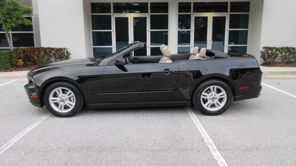Ford Mustang      2014