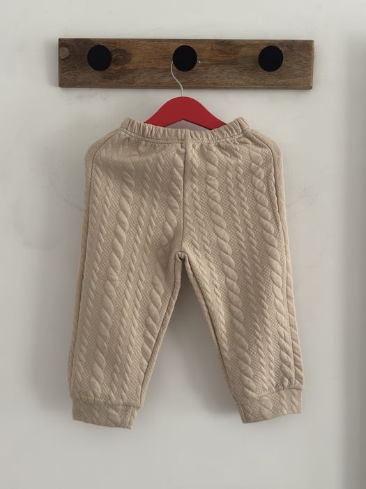 Beżowy dres dla dziewczynki 92/98