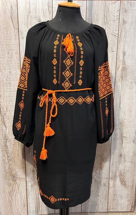 Жіноча вишита сукня р. 36-38