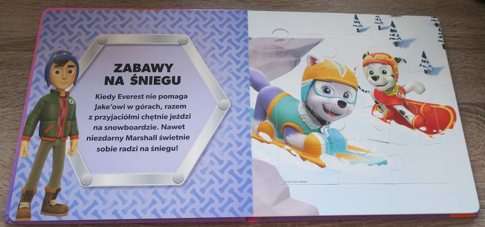 Książka z puzzlami. Psi Patrol