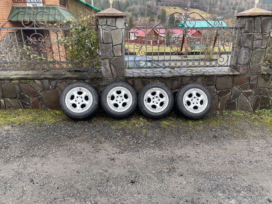 Комплект зимових шин «Taurus” 205/60 R16 разом із дисками