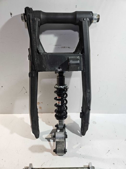 Kawasaki Z 900 wahacz amortyzator oś ośka