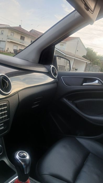 Mercedes-Benz b180 1800cc