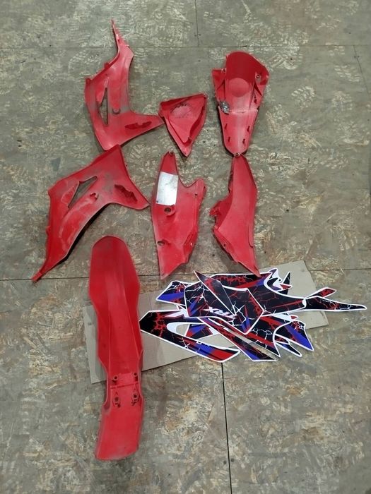 Пластик мотоцикла Geon Terra X 300 2025. Крило заднє.