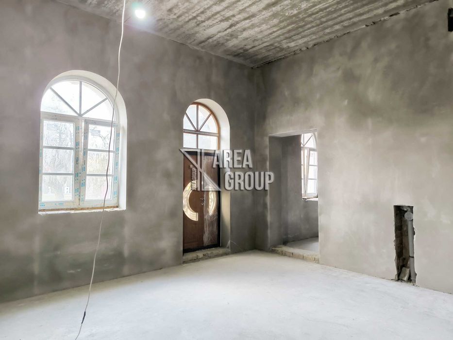 Оренда фасадного комерційного приміщення у Старому місті біля Ратуші