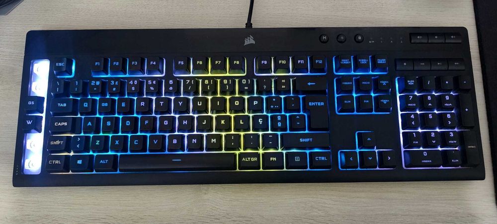Teclado Gaming - Corsair K55 RGB PRO
