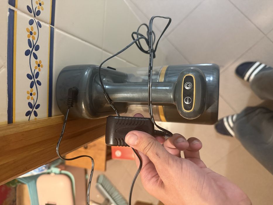 Aspirador Vertical Sem Fios 150W Kuppler