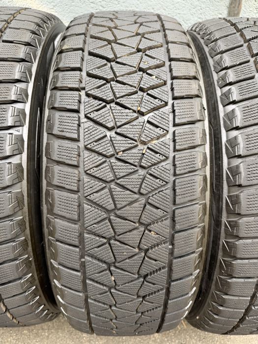 Bridgestone Blizzak 235/55 R20