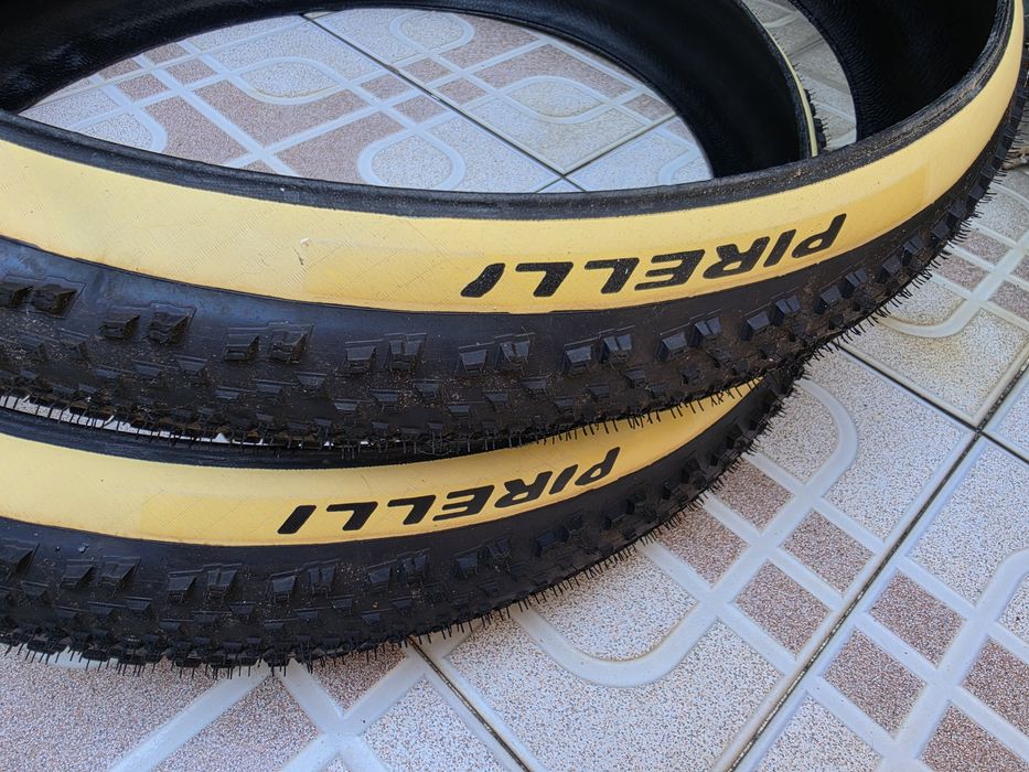 Vendo 2 pneus pirelli xc rc 2.4