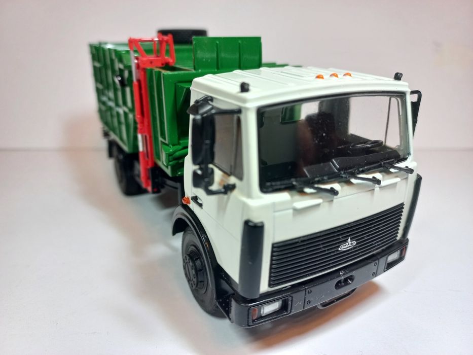 МКМ-35 на базі МАЗ-5337 (1/43)