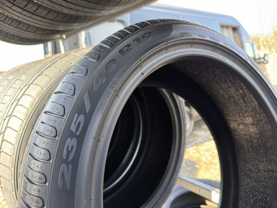 Шини б/у 235/40 R19 Pirelli 4шт