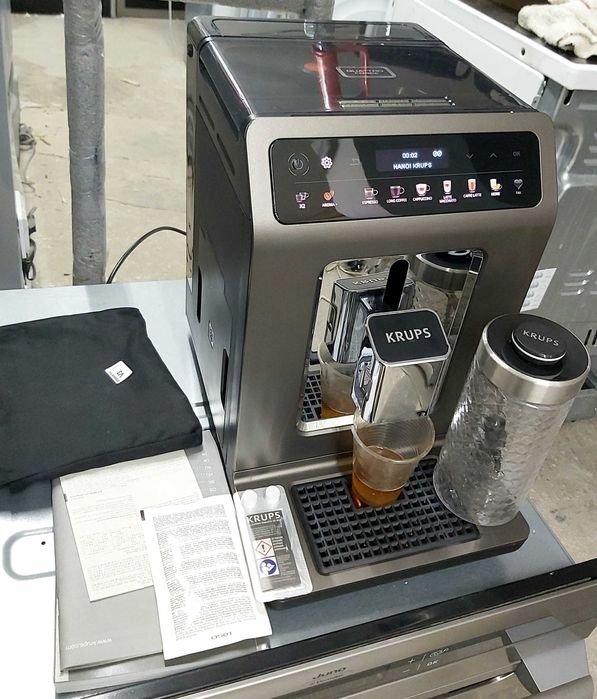 Кофемашина KRUPS Evidence One EA895N10 с цветным дисплеем и текст меню