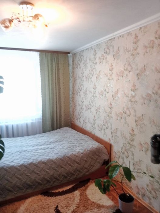 Продам квартиру двоповерхову,гараж,погріб,город