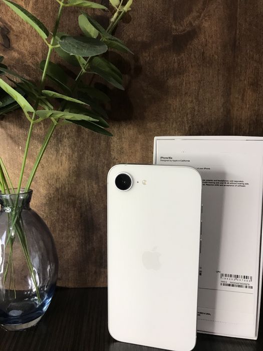 Apple iPhone 16e 128gb white neverlock