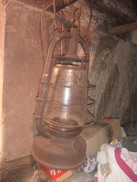 Lampa naftowa kometa