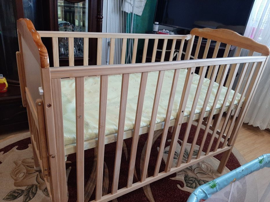 Зручне якісне дитяче ліжечко